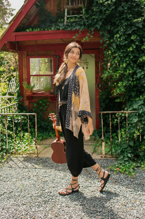 Milk & Honey Matinee Kimono - Sunflower & Bee
