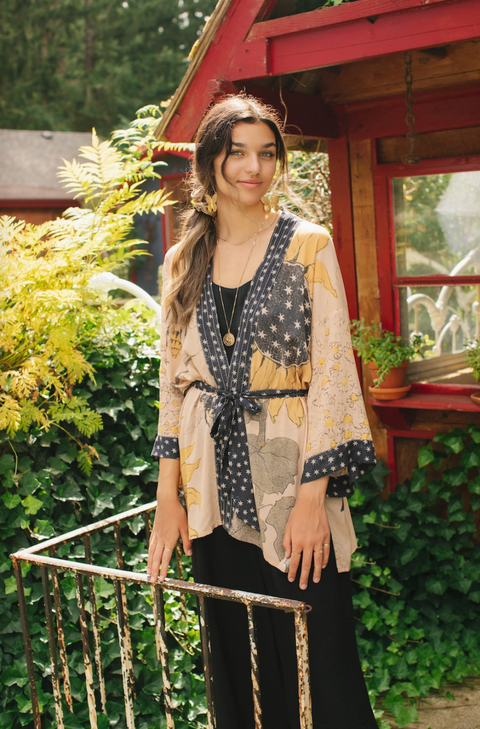 Milk & Honey Matinee Kimono - Sunflower & Bee