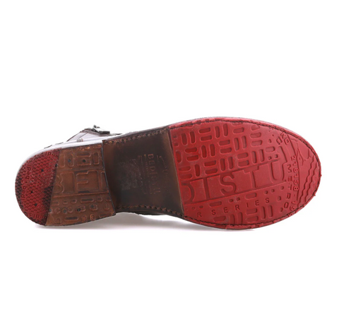 Bonnie II Boot - Teak Rustic